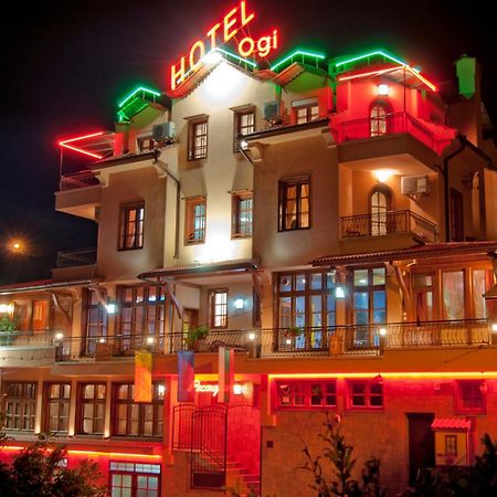 Family Hotel Ogi Asenovgrad Esterno foto