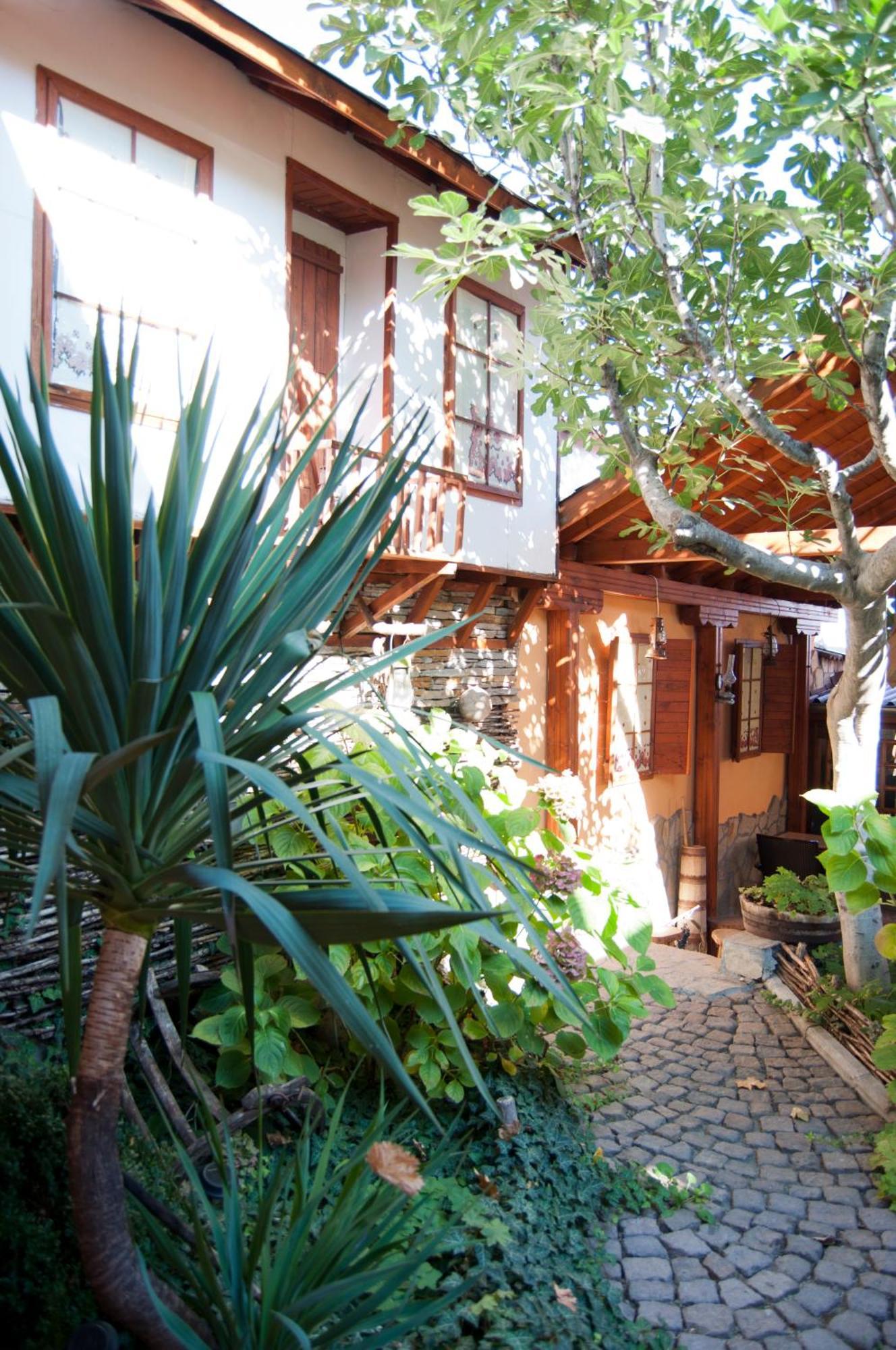 Family Hotel Ogi Asenovgrad Esterno foto