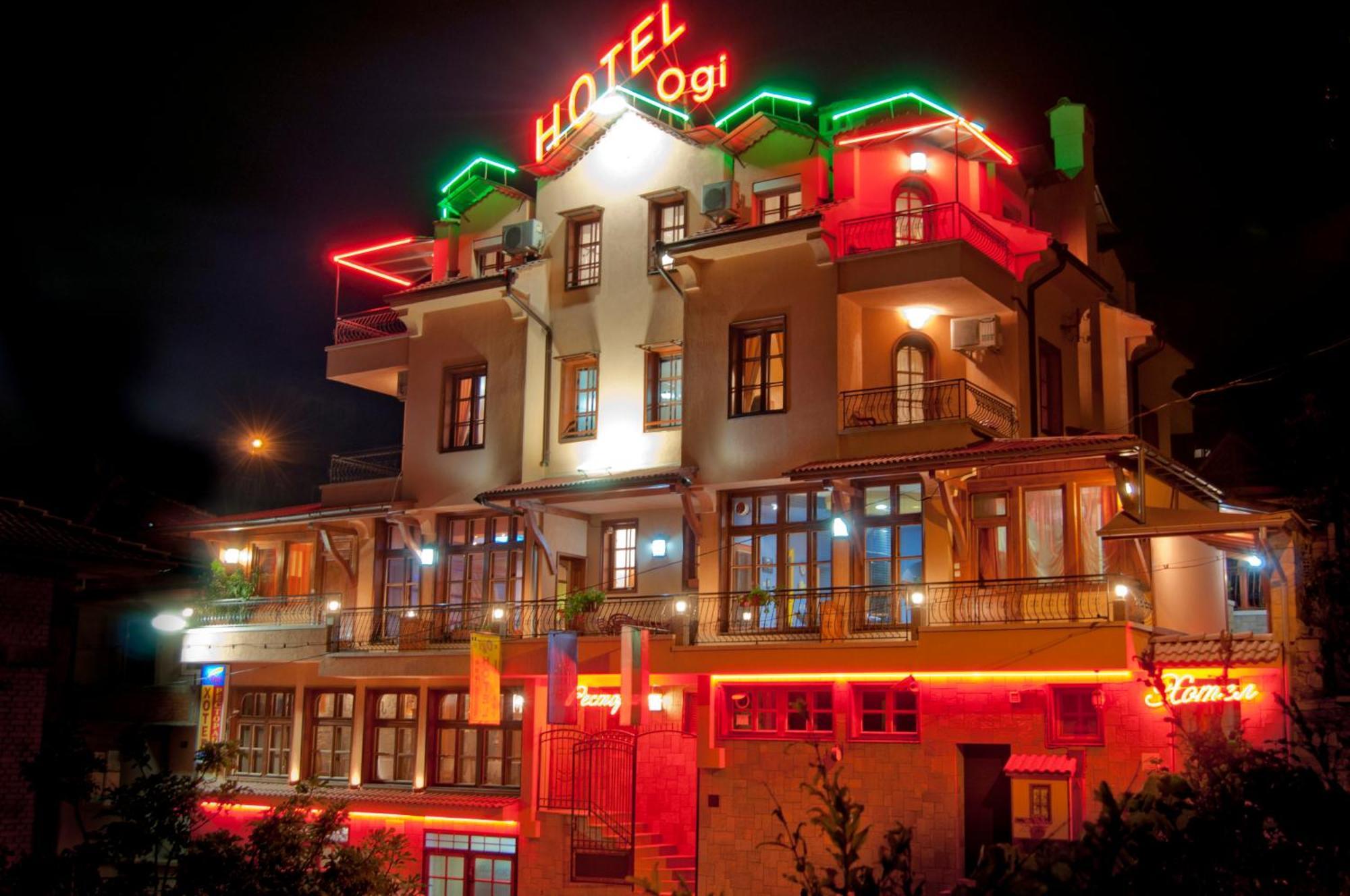 Family Hotel Ogi Asenovgrad Esterno foto