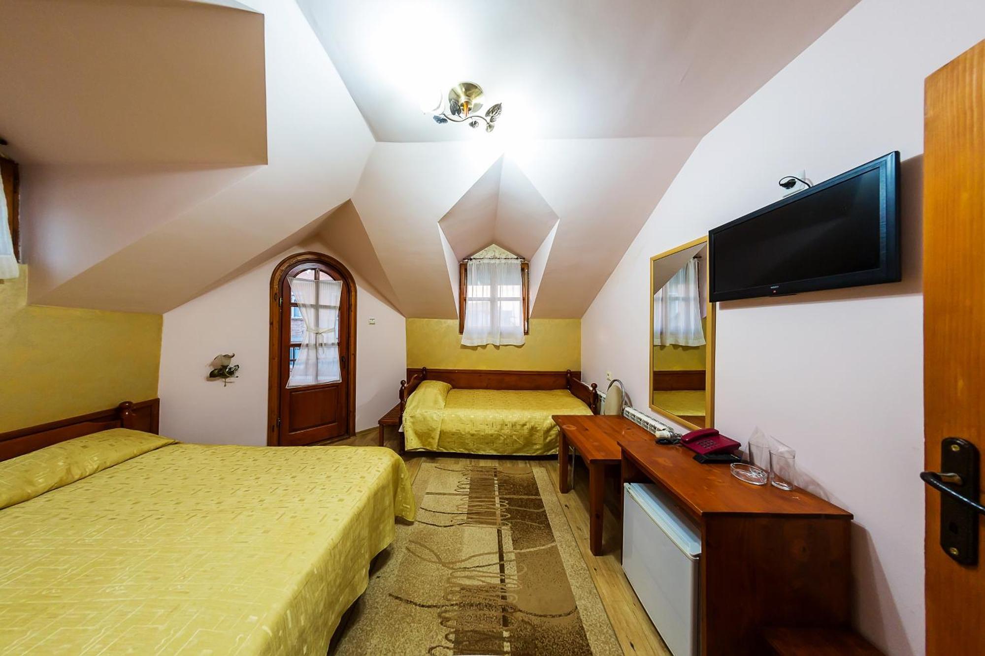 Family Hotel Ogi Asenovgrad Esterno foto