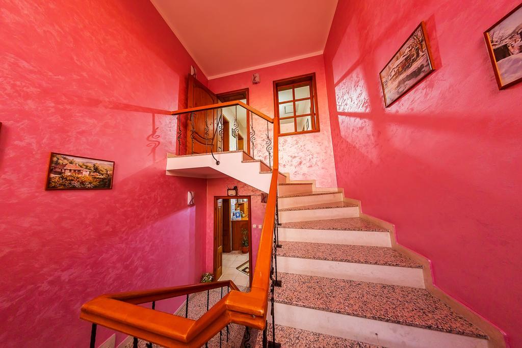 Family Hotel Ogi Asenovgrad Esterno foto