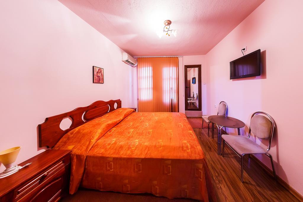 Family Hotel Ogi Asenovgrad Esterno foto