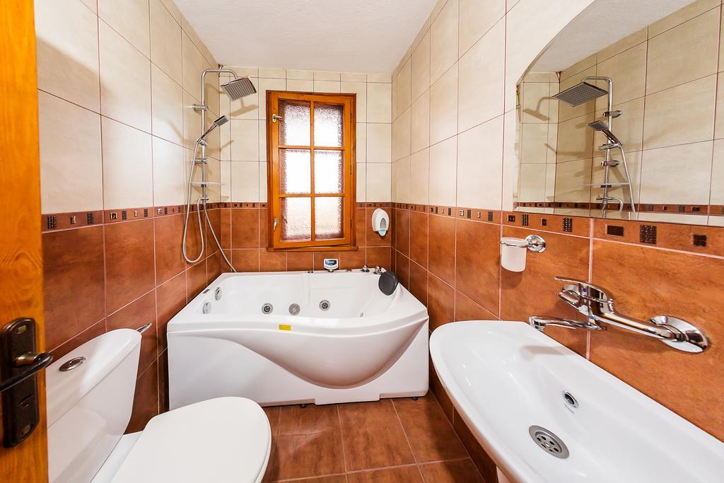 Family Hotel Ogi Asenovgrad Esterno foto