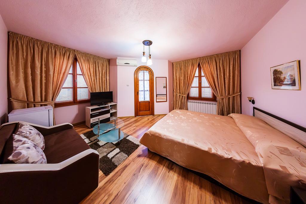 Family Hotel Ogi Asenovgrad Esterno foto