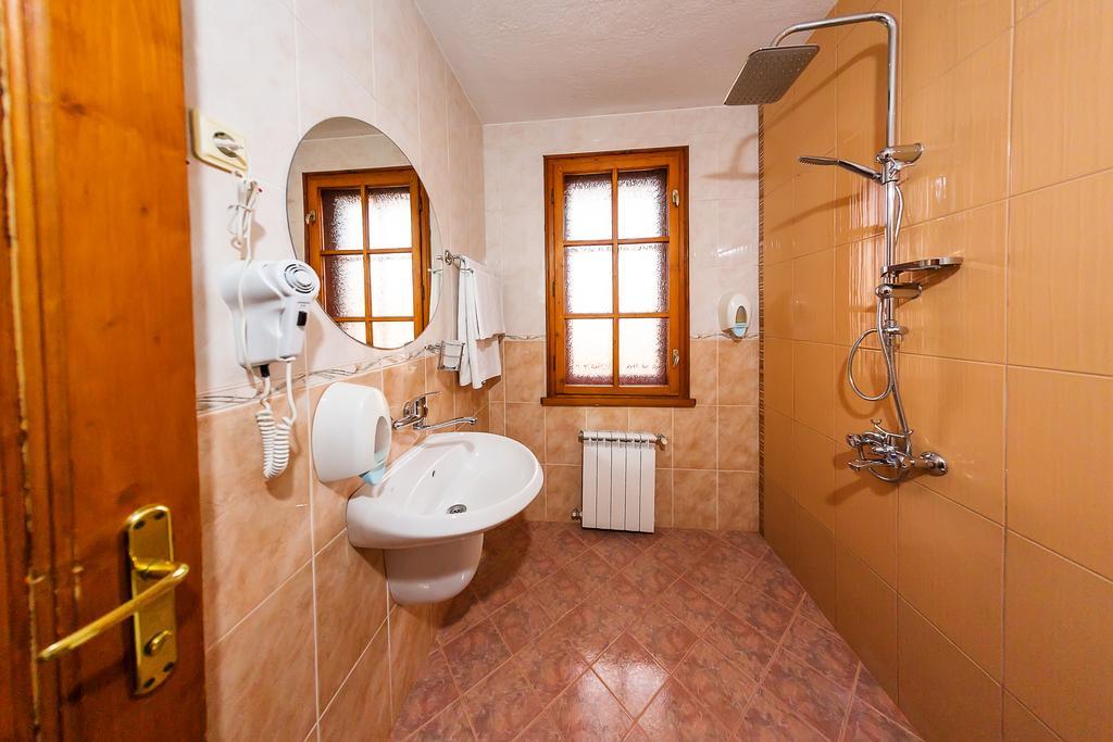 Family Hotel Ogi Asenovgrad Esterno foto