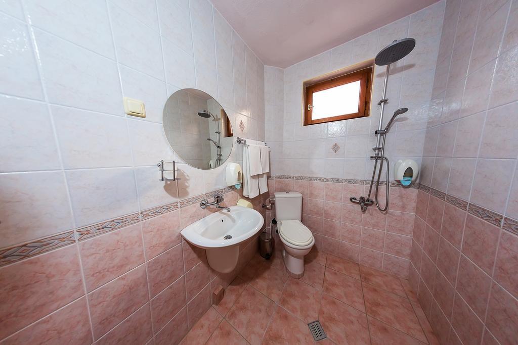 Family Hotel Ogi Asenovgrad Esterno foto