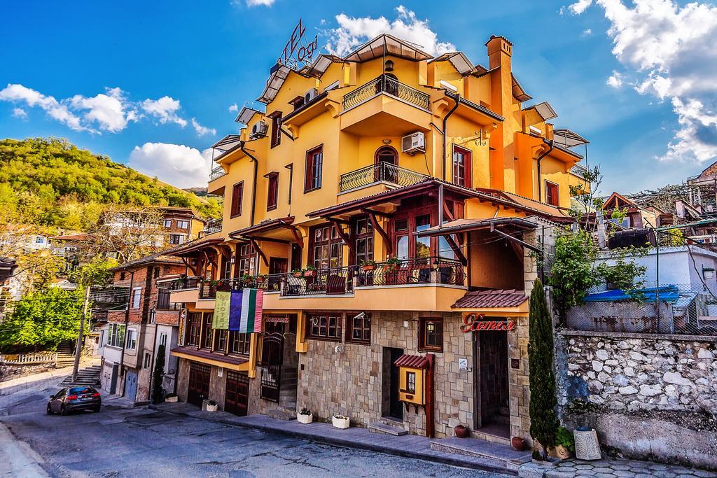 Family Hotel Ogi Asenovgrad Esterno foto